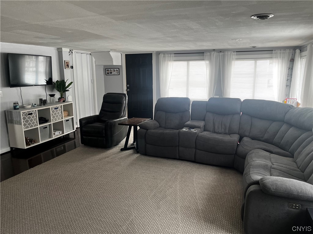 13 Devonshire Road Clay, NY 13212 - Photo 3 of 15