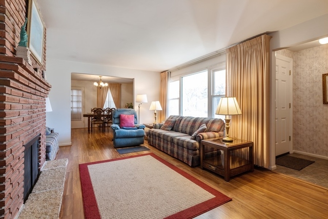1746 Longvalley Road Glenview, IL 60025 - Photo 2 of 18