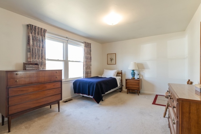 1746 Longvalley Road Glenview, IL 60025 - Photo 7 of 18