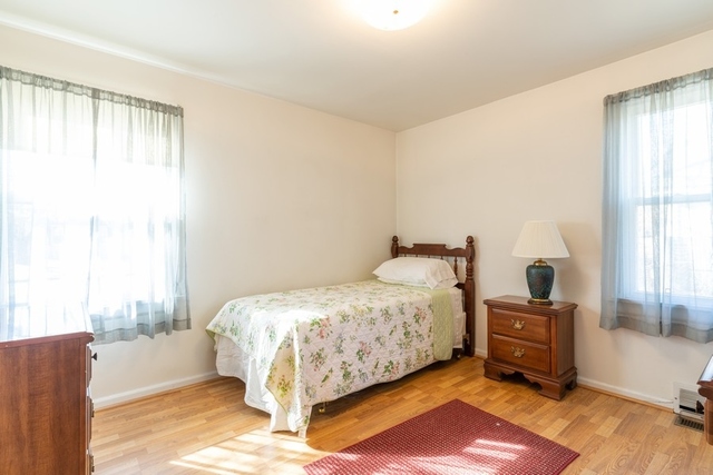 1746 Longvalley Road Glenview, IL 60025 - Photo 8 of 18