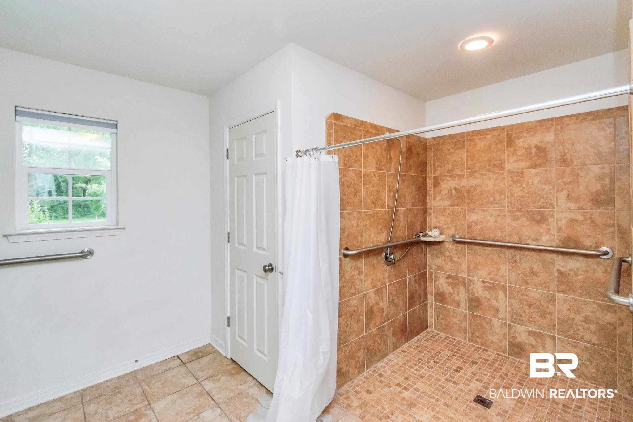 5637 Howells Ferry Road Mobile, AL 36618 - Photo 13 of 31