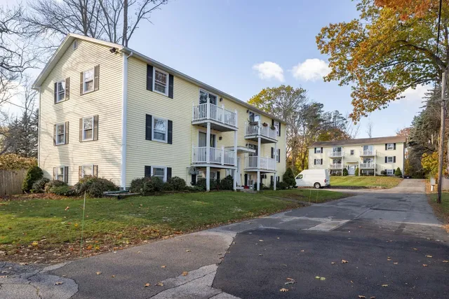 $2,000 | 5 Carriage Hill Lane, Unit 6, Eliot, ME 03903
