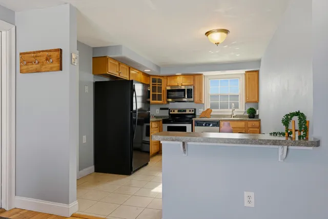 $2,000 | 5 Carriage Hill Lane, Unit 6, Eliot, ME 03903