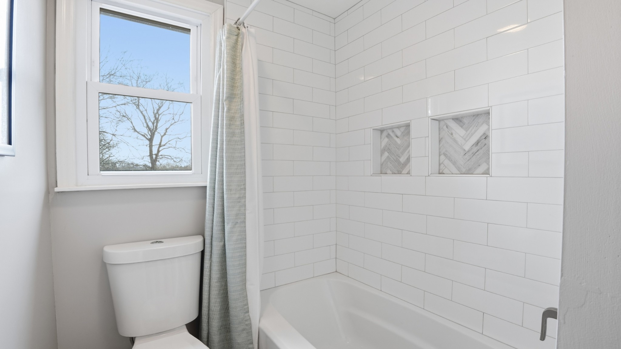 270 Wood Bluff Road Winchester, TN 37398 - Photo 38 of 69 a bathroom with a toilet and a shower