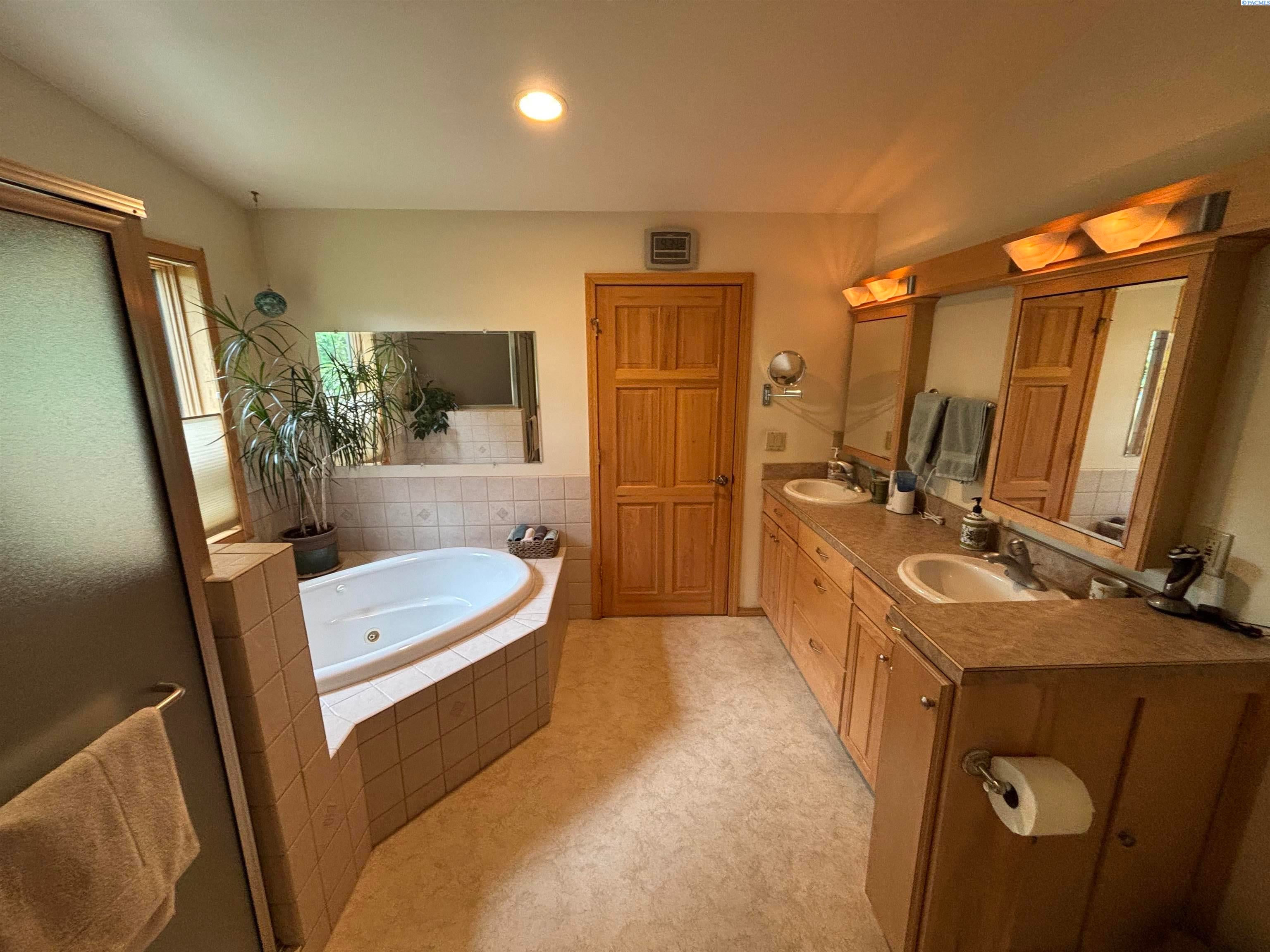 2783 Old Moscow Road Pullman, WA 99163 - Photo 11 of 12 Gallery Image 11