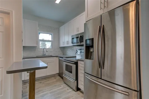 $2,325 | 1833 Taylor Street, Unit 2, Hollywood, FL 33020