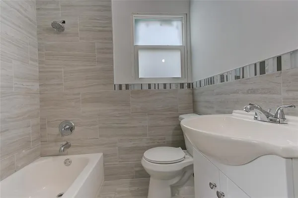 $2,325 | 1833 Taylor Street, Unit 2, Hollywood, FL 33020