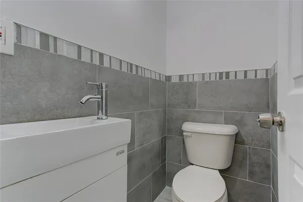 $2,325 | 1833 Taylor Street, Unit 2, Hollywood, FL 33020