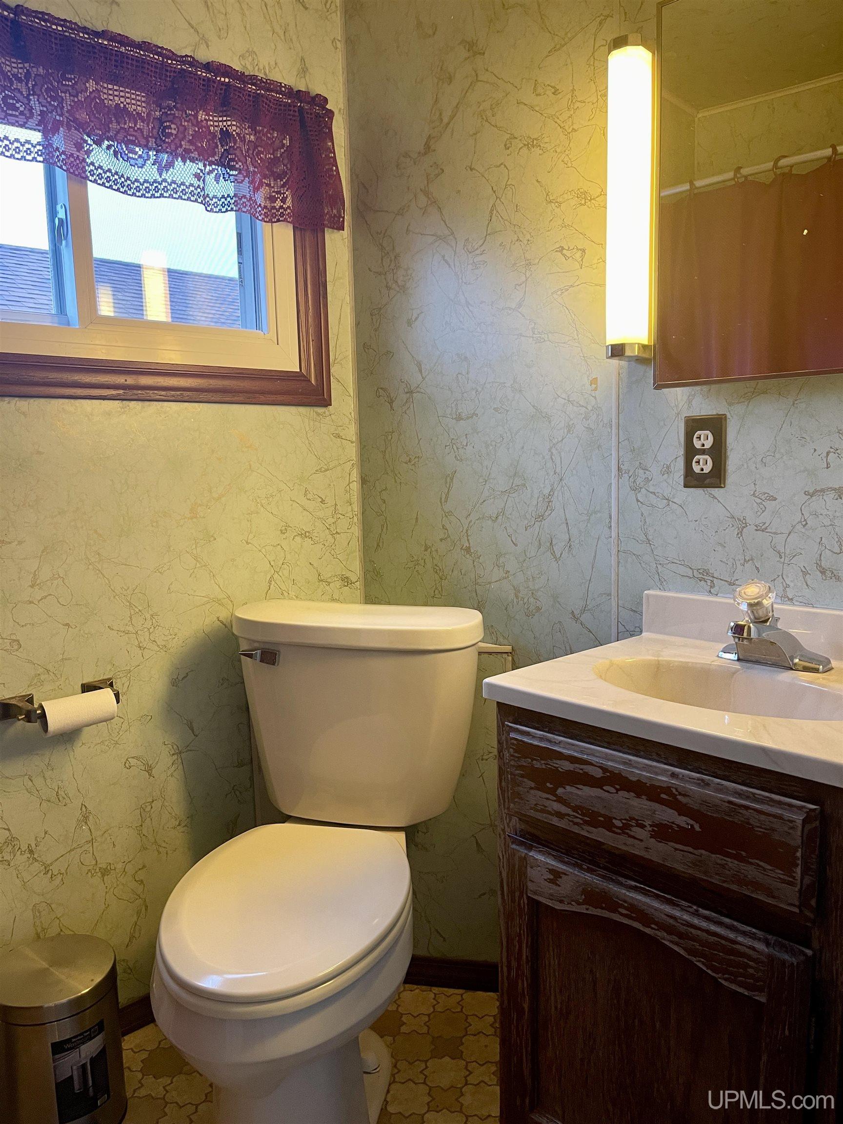 418 Junction Street Ishpeming, MI 49849 - Photo 11 of 30