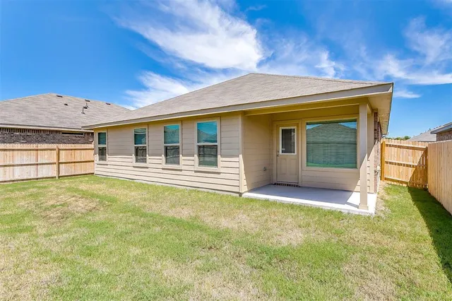 $2,300 | 9209 Herringbone Drive, Fort Worth, TX 76131