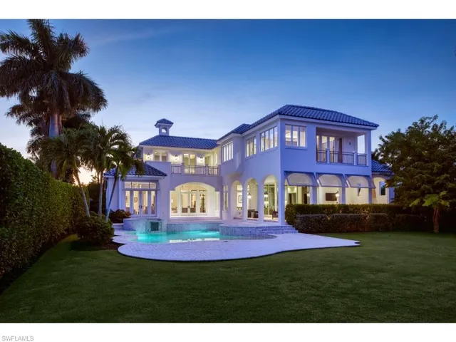 $18,900,000 | 997 Spyglass Lane, Naples, FL 34102