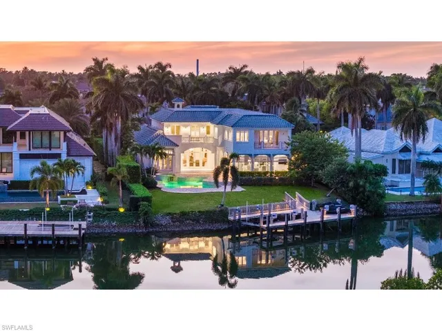 $18,900,000 | 997 Spyglass Lane, Naples, FL 34102