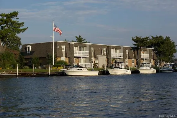 $2,450 | 44 Mainsail Drive, Unit 244, Patchogue, NY 11772