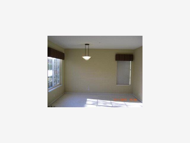 935 Old County Road, Unit 32 Belmont, CA 94002 - Photo 3 of 9 Gallery Image 3