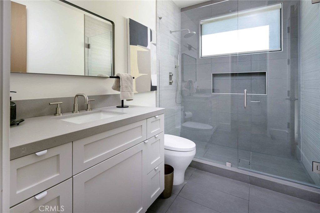7663 East Corto Road Anaheim Hills, CA 92808 - Photo 31 of 58 1 of 4 bathroom ensuite