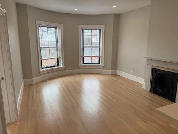 $4,200 | 147 West Concord Street, Unit 3, Boston, MA 02118