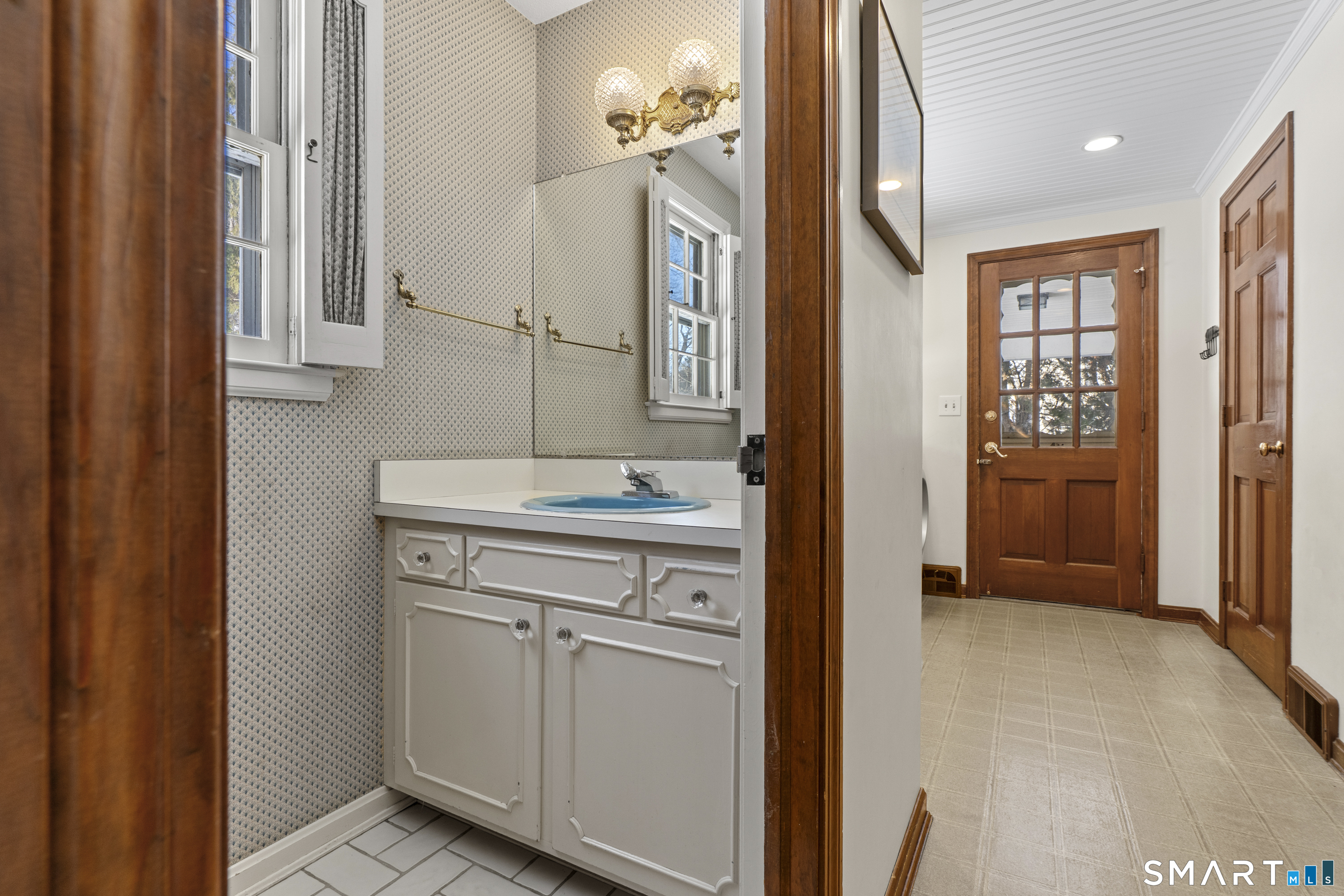 60 Berwyn Road West Hartford, CT 06117 - Photo 14 of 40 Half bath on the first floor