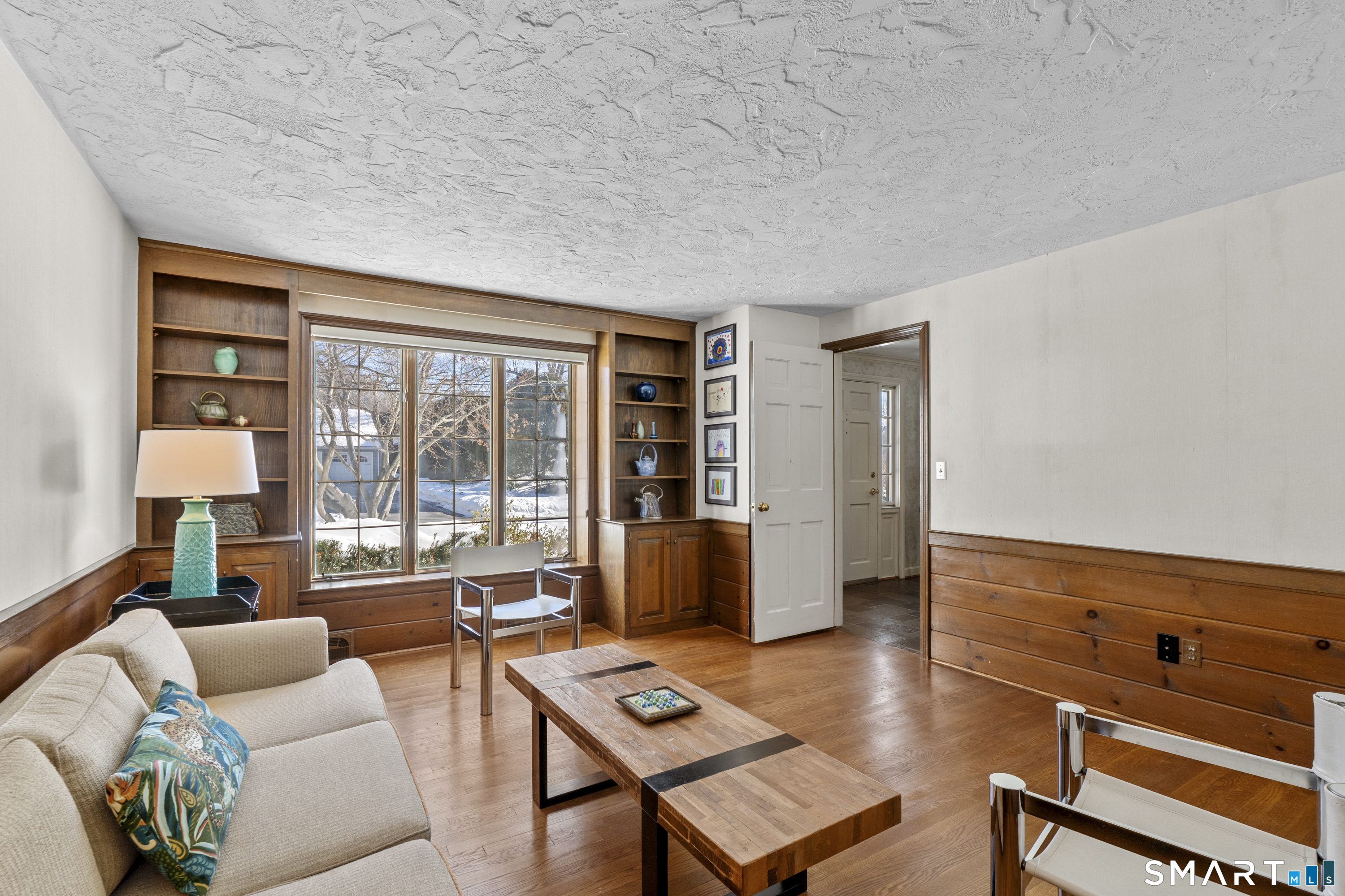 60 Berwyn Road West Hartford, CT 06117 - Photo 18 of 40 Family room with built ins