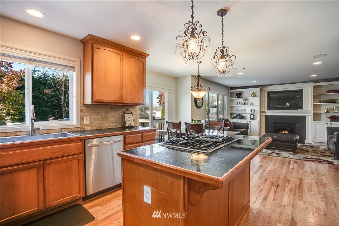 413 Orcas Place Northeast Renton, WA 98059 - Photo 11 of 25