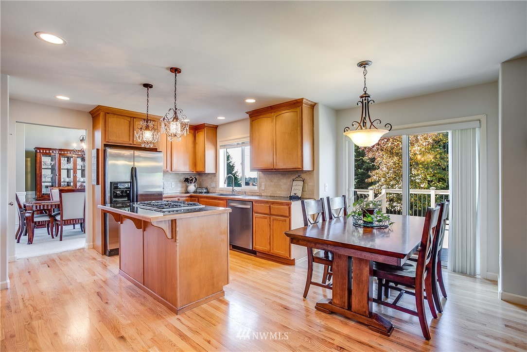 413 Orcas Place Northeast Renton, WA 98059 - Photo 10 of 25