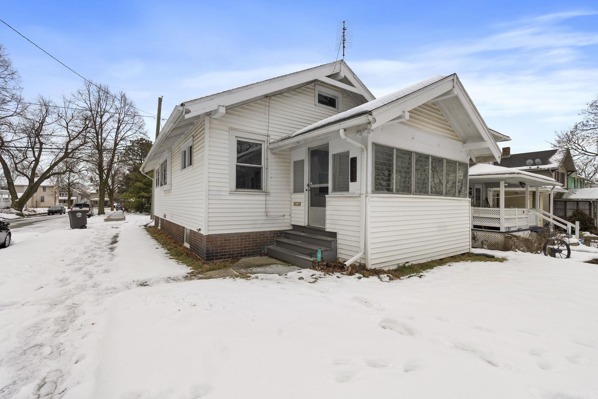 2035 Riedmiller Avenue Fort Wayne, IN 46802 - Photo 2 of 27 Gallery Image 2