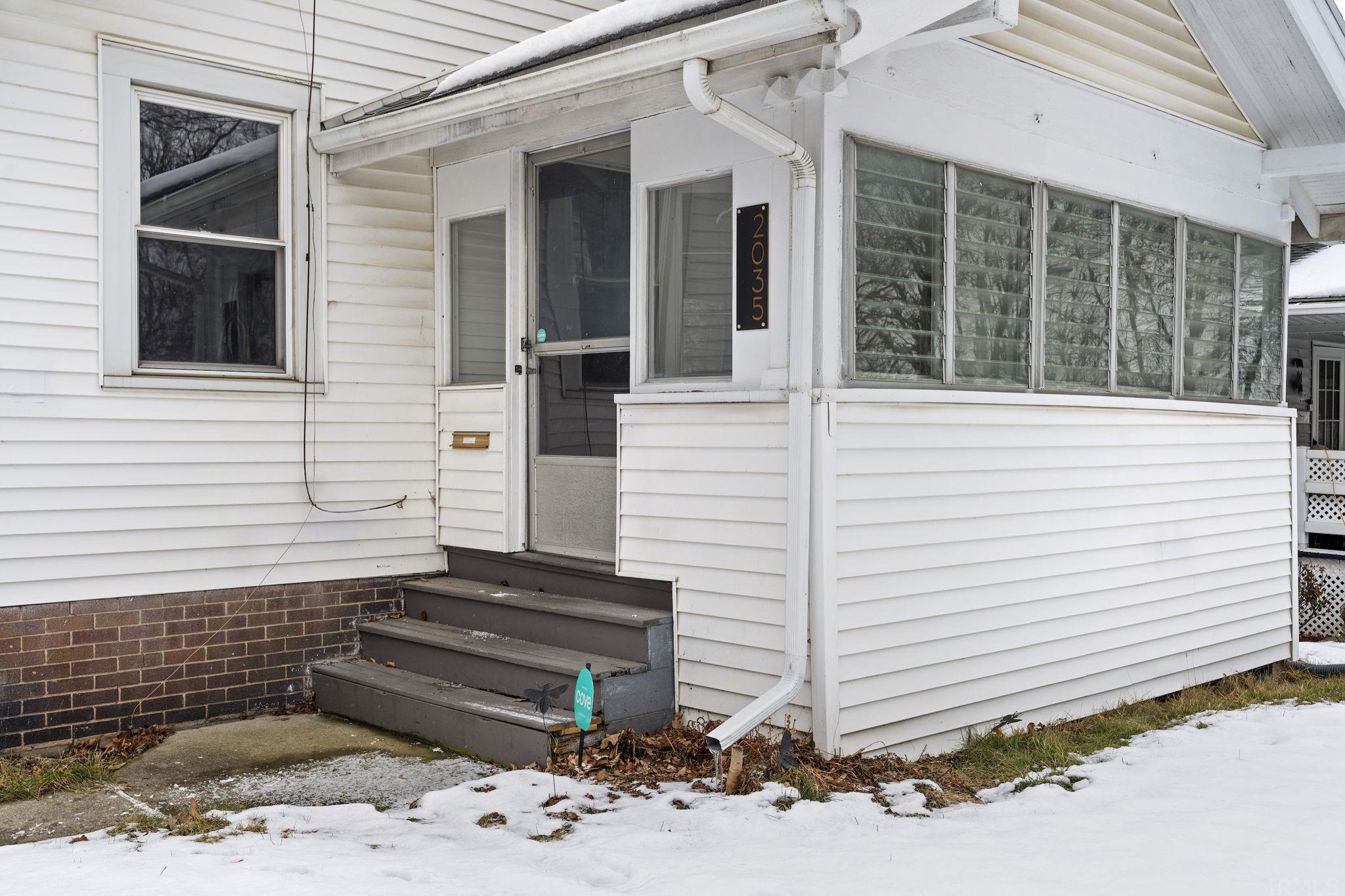 2035 Riedmiller Avenue Fort Wayne, IN 46802 - Photo 3 of 27 Gallery Image 3