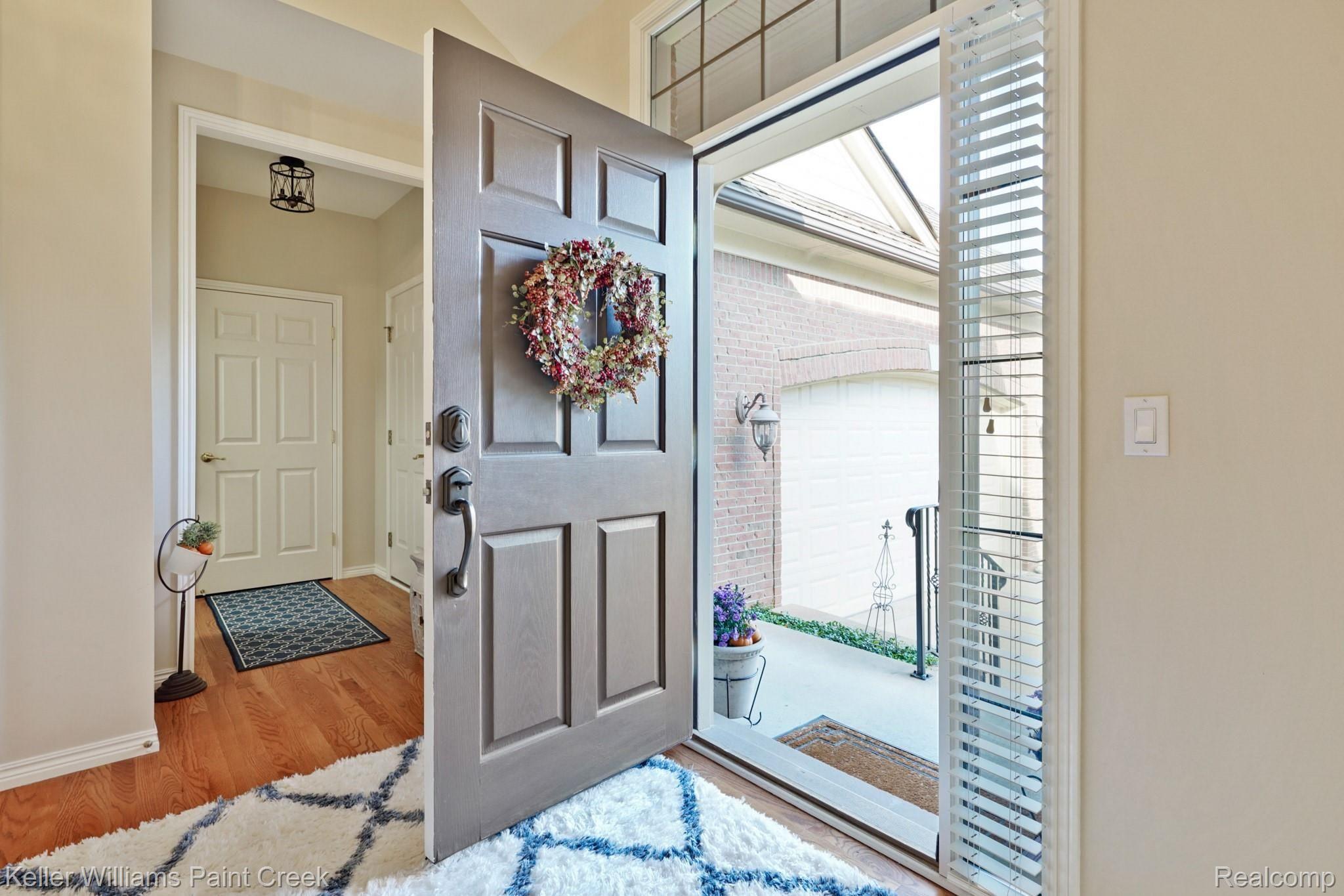 5136 Newport Court Rochester, MI 48306 - Photo 5 of 41 5136-Newport-Ct-06.JPG