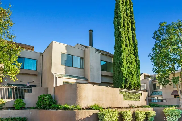 $630,000 | 25761 Le Parc, Lake Forest, CA 92630