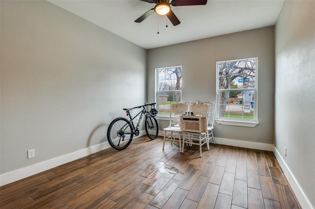 908 East Decatur Street Ennis, TX 75119 - Photo 18 of 20