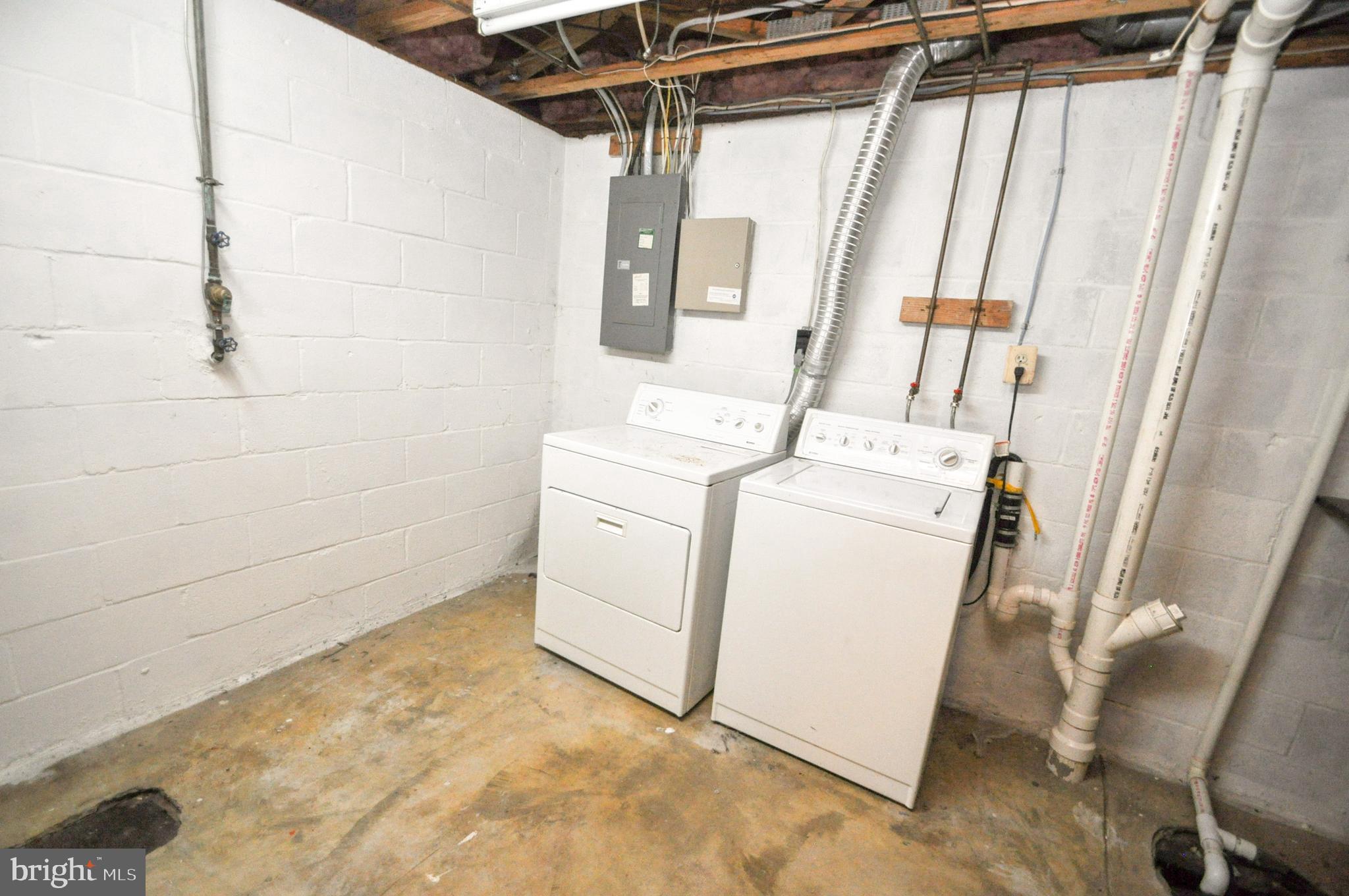17 Greenleaf Road Baltimore, MD 21234 - Photo 23 of 28 Utility room