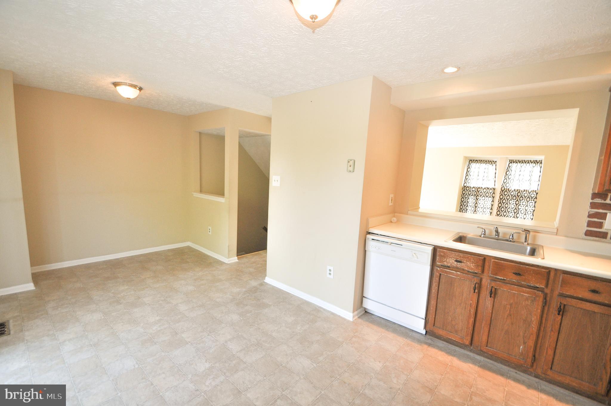 17 Greenleaf Road Baltimore, MD 21234 - Photo 6 of 28 Plenty of dining space