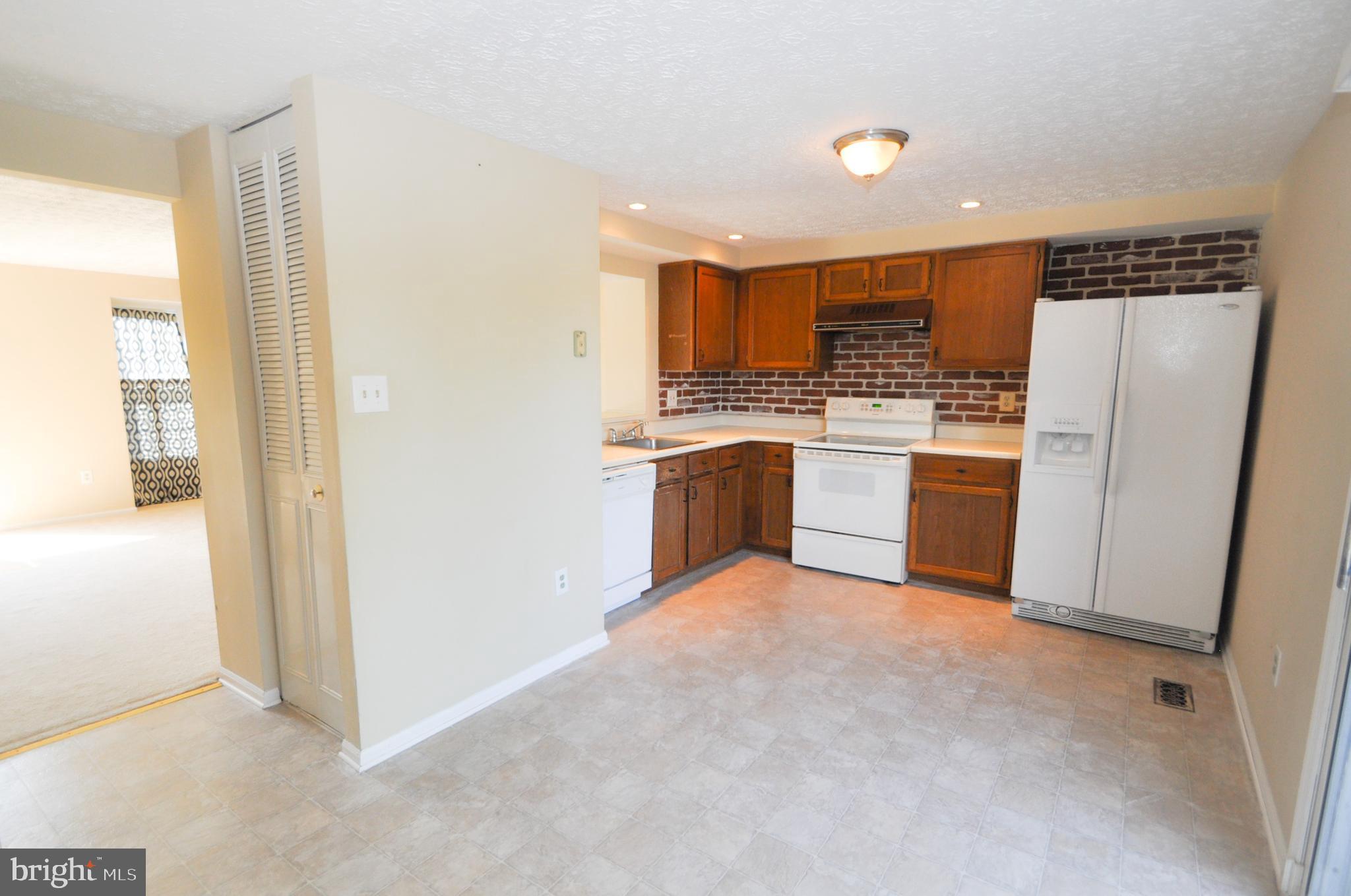 17 Greenleaf Road Baltimore, MD 21234 - Photo 7 of 28 Spacious eat-in kitchen with pantry