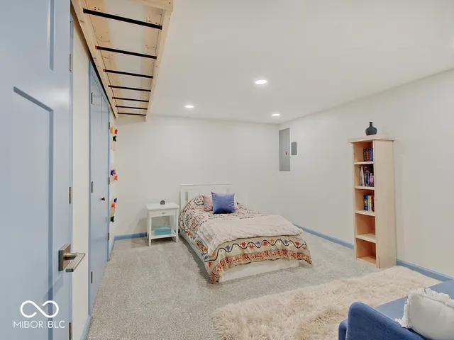 $499,999 | 10214 Swiftsail Lane, Indianapolis, IN 46256