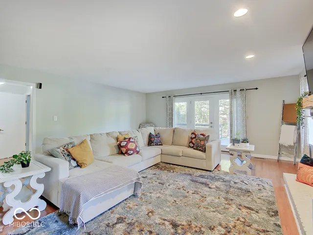 $499,999 | 10214 Swiftsail Lane, Indianapolis, IN 46256