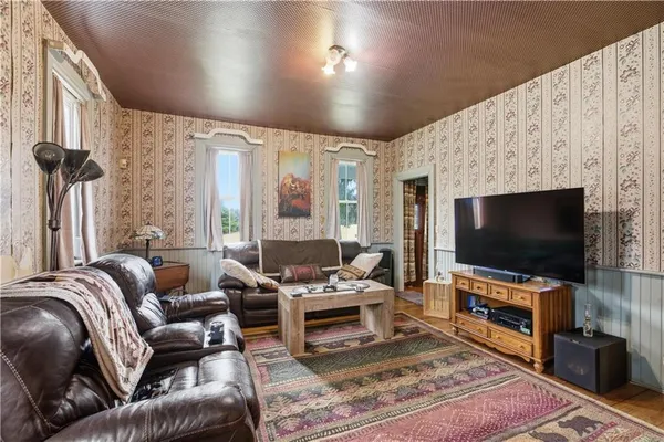 $750,000 | 37105 Highway 66, Vowinckel, PA 16260