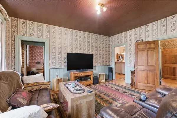 $750,000 | 37105 Highway 66, Vowinckel, PA 16260