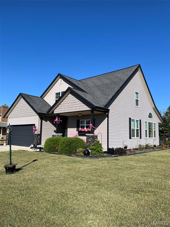 148 Timberview Drive Staunton, IL 62088 - Photo 2 of 6