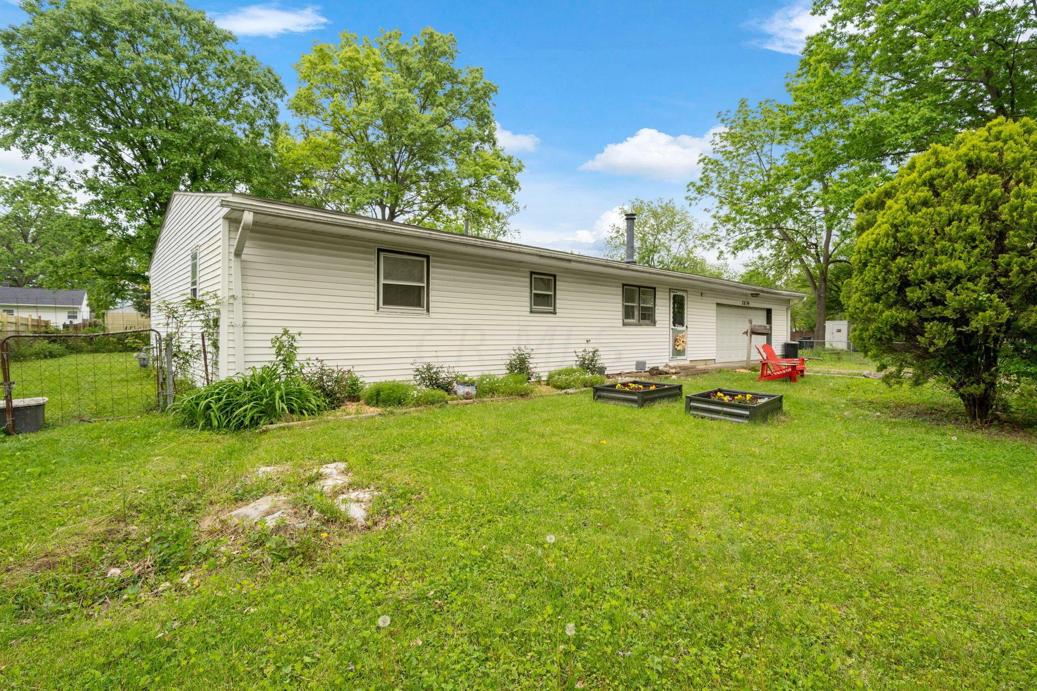 1634 Case Road Columbus, OH 43224 - Photo 36 of 40 38-web-or-mls-DSC05826