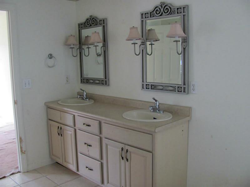 132 Maple Grove Road Butler, PA 16001 - Photo 11 of 22 Master Bath/Spa.