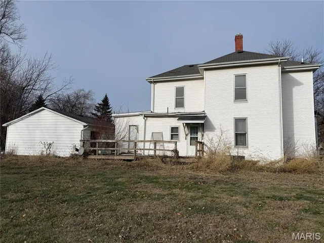 $16,000 | 327 East Madison Street, Girard, IL 62640