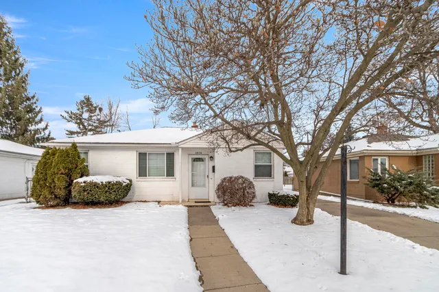 $1,595 | 24126 Dartmouth Street, Dearborn, MI 48124