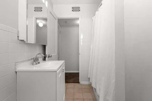 $1,595 | 24126 Dartmouth Street, Dearborn, MI 48124