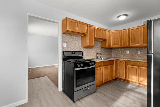 $1,595 | 24126 Dartmouth Street, Dearborn, MI 48124