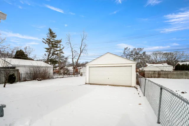 $1,595 | 24126 Dartmouth Street, Dearborn, MI 48124