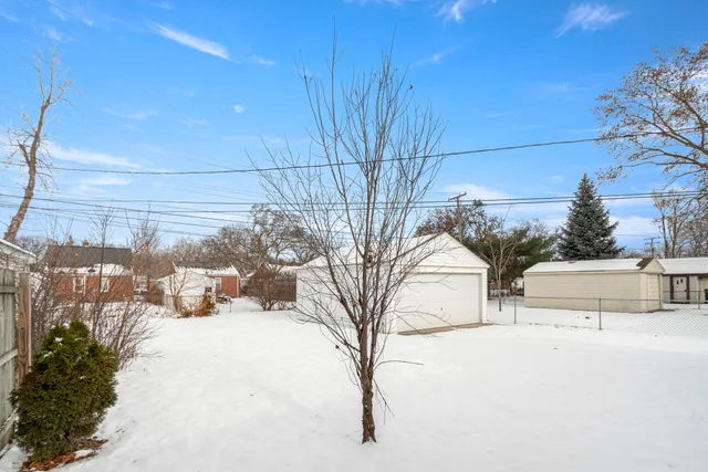 $1,595 | 24126 Dartmouth Street, Dearborn, MI 48124