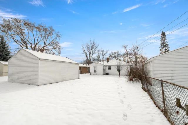 $1,595 | 24126 Dartmouth Street, Dearborn, MI 48124