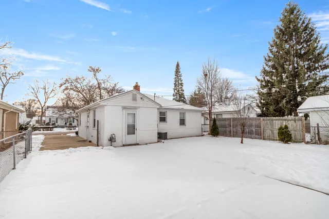 $1,595 | 24126 Dartmouth Street, Dearborn, MI 48124