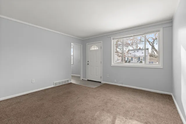 $1,595 | 24126 Dartmouth Street, Dearborn, MI 48124