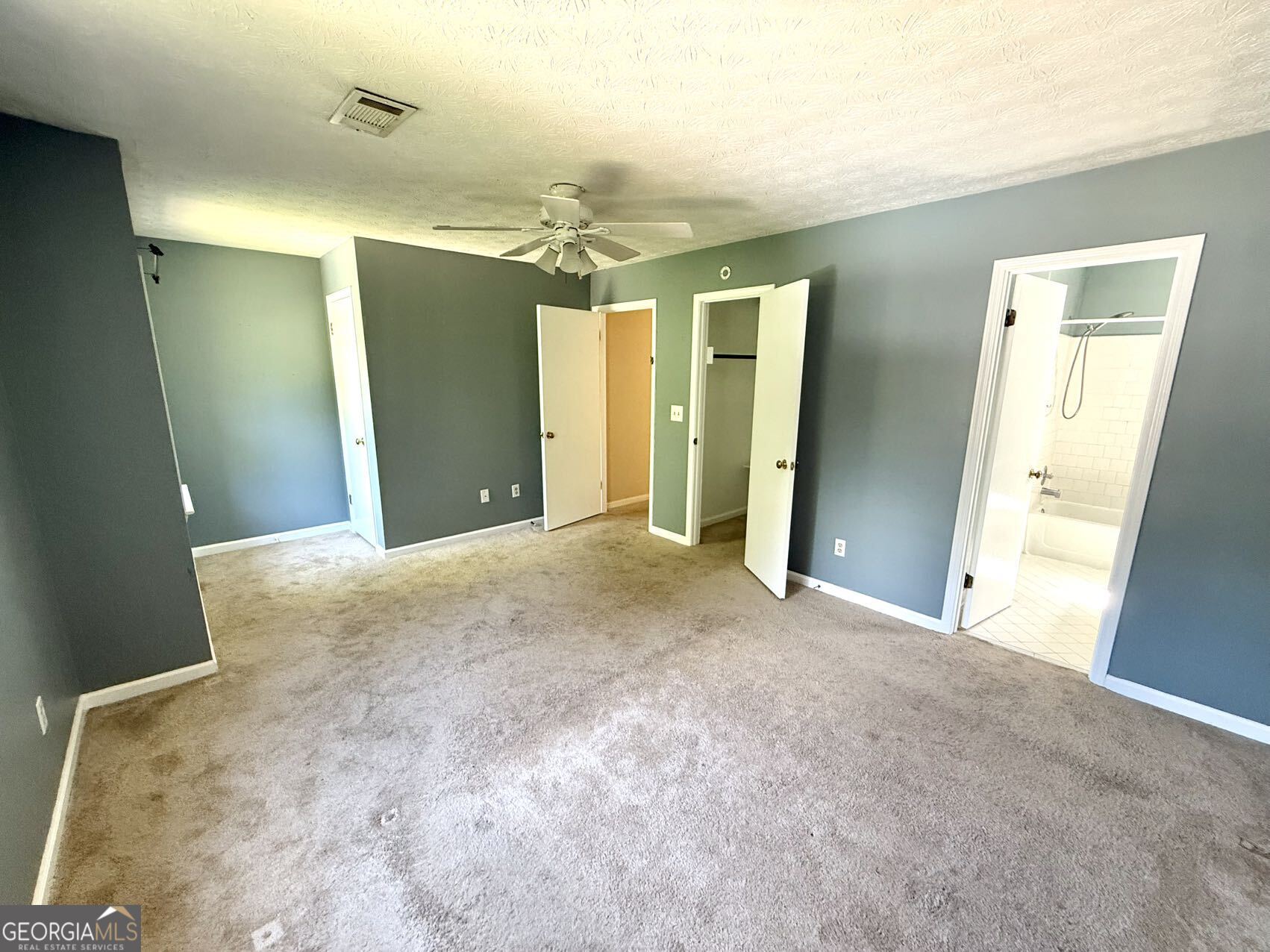 2949 Governors Court Marietta, GA 30066 - Photo 16 of 17 a view of a big room with closet and windows