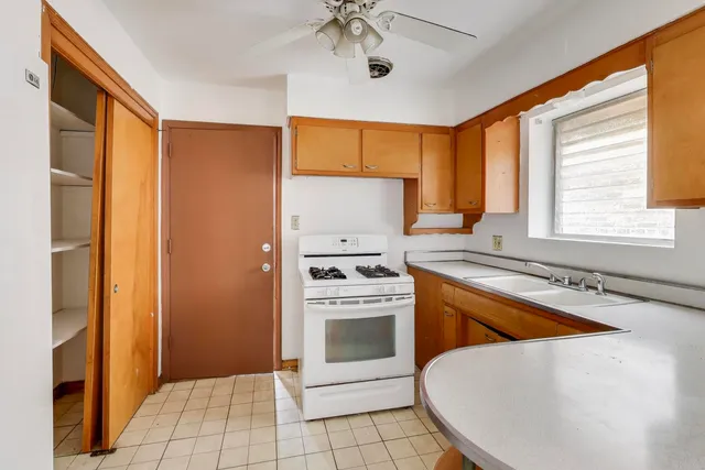 $425,000 | 1833 Oak Park Avenue, Berwyn, IL 60402